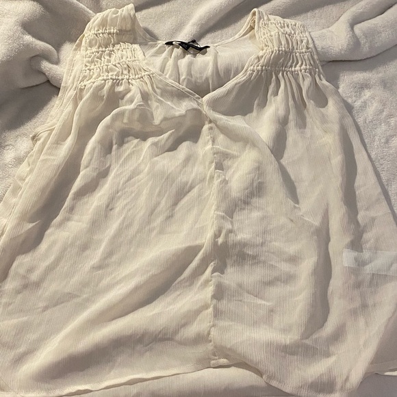 Sheer flow top - Picture 1 of 5